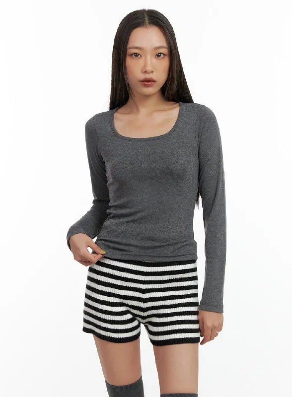 Solid Square-Neck Long-Sleeve Top CO424